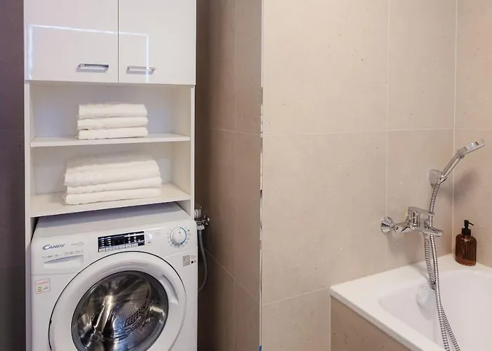 Metropolis Downtown Garage Parking 아파트 브라티슬라바