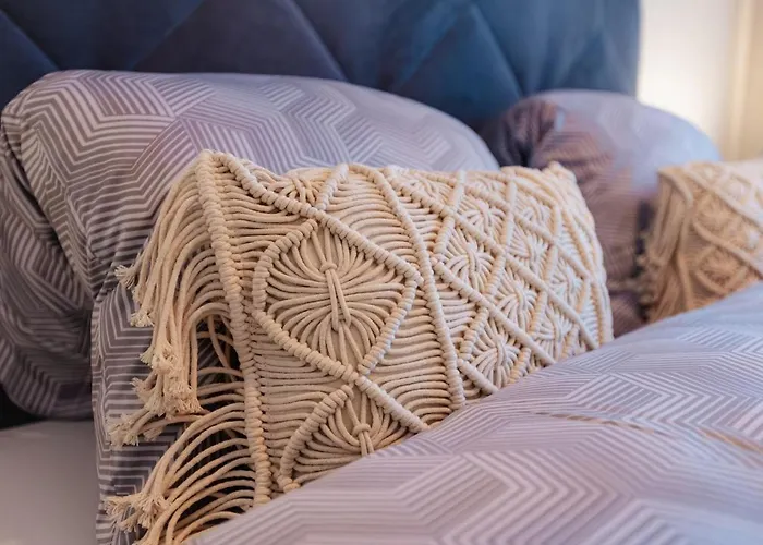 Metropolis Downtown Garage Parking Apartmán