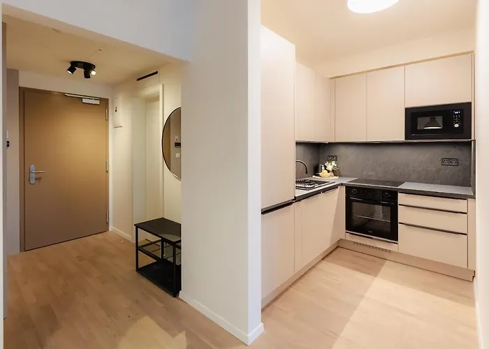 Metropolis Downtown Garage Parking Apartment Bratislava