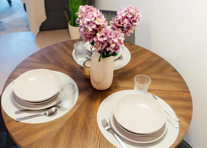 Metropolis Downtown Garage Parking 아파트 *