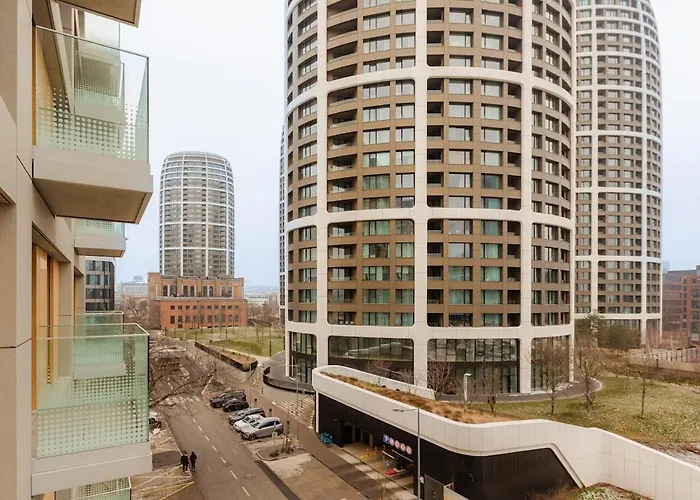 아파트 Metropolis Downtown Garage Parking 브라티슬라바