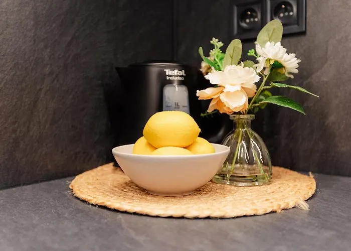 Metropolis Downtown Garage Parking 브라티슬라바