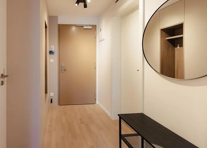 아파트 Metropolis Downtown Garage Parking