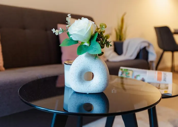 아파트 Metropolis Downtown Garage Parking